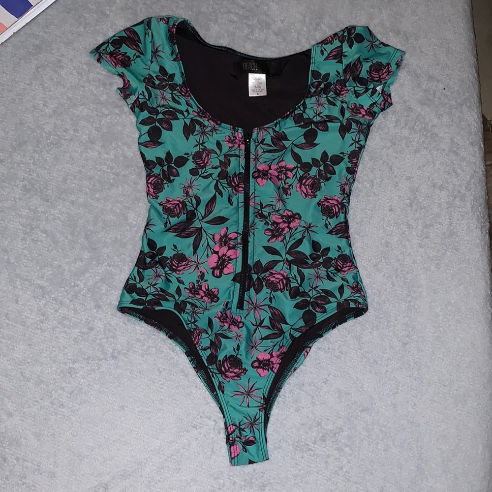 One piece Women’s bathing suit from Beach Riot size Small